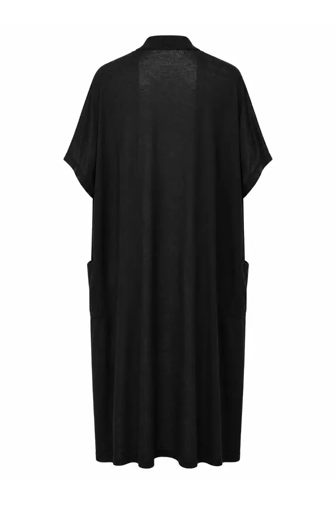 Strickweste-lang-schwarz-Ghost-back.webp